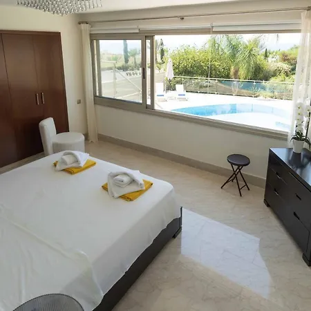 Villa Pandora - 4 Bedroom Luxury Beach Front With Private Pool