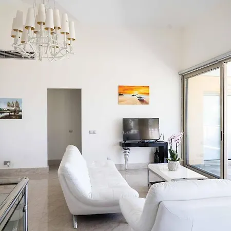 Villa Pandora - 4 Bedroom Luxury Beach Front With Private Pool *